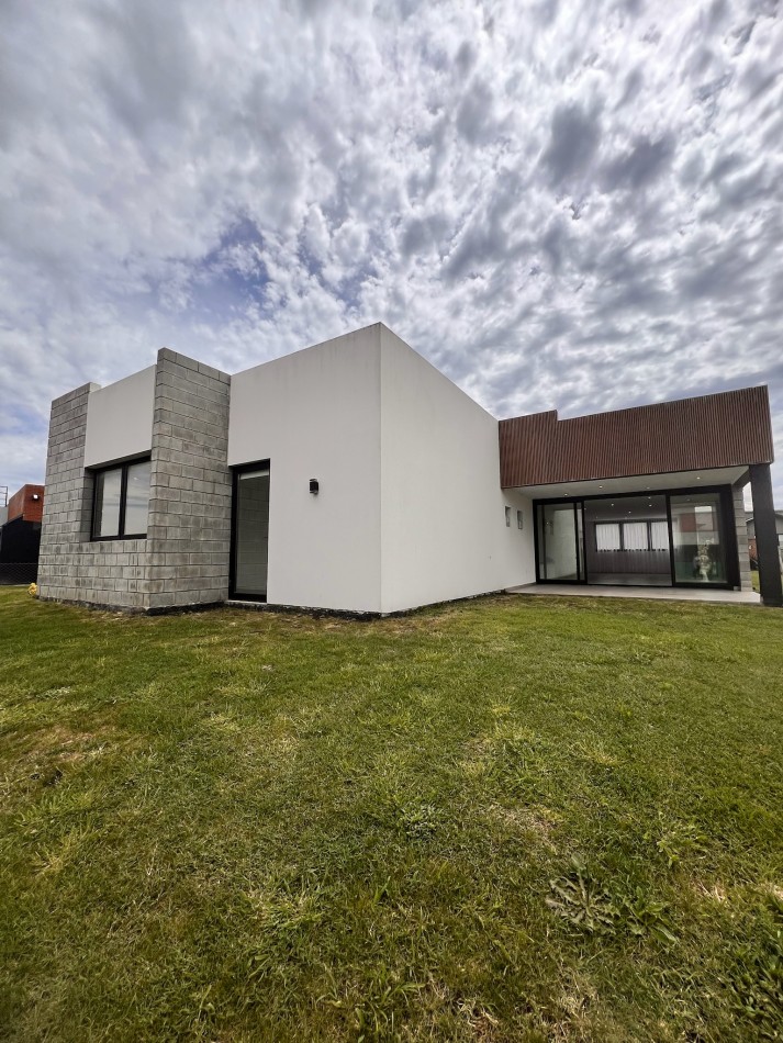 RUMENCO JOVEN CASA EN VENTA 