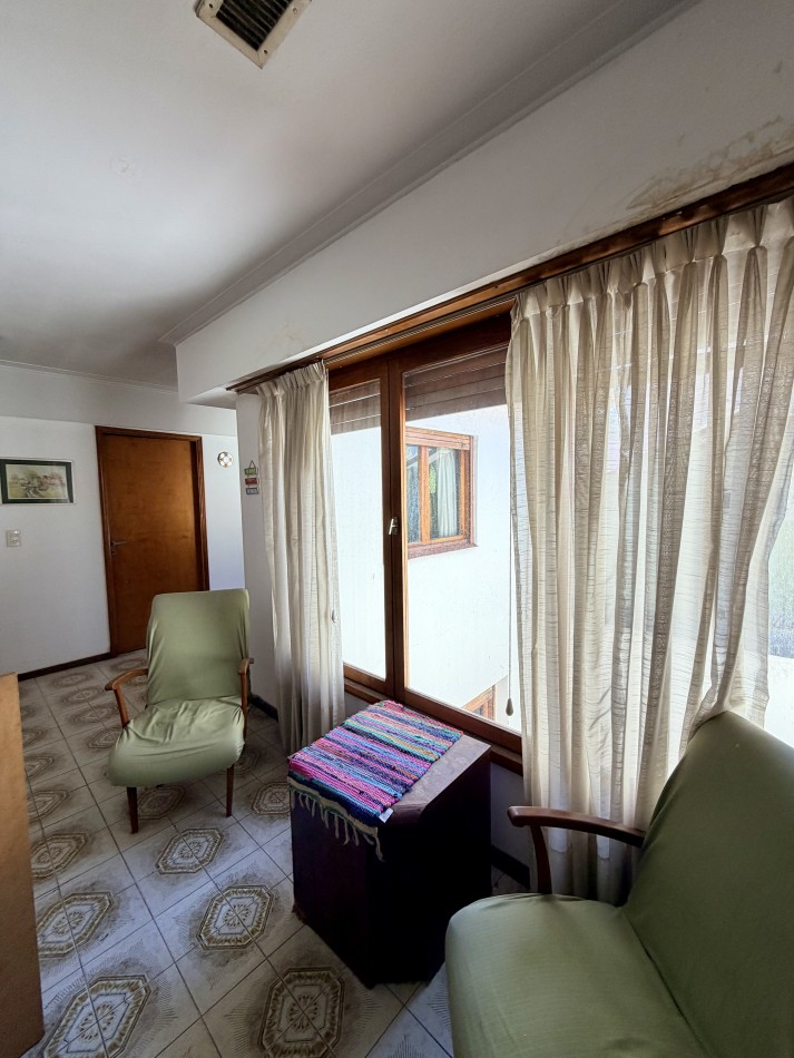 CASA EN VENTA 5 AMBIENTES 