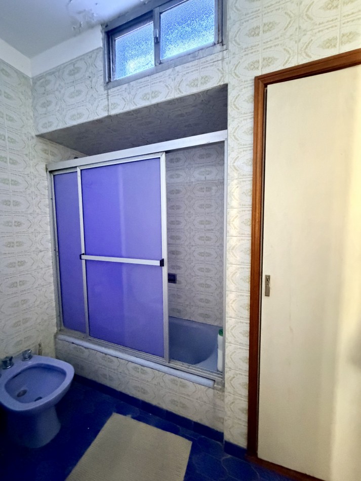 CASA EN VENTA 5 AMBIENTES 