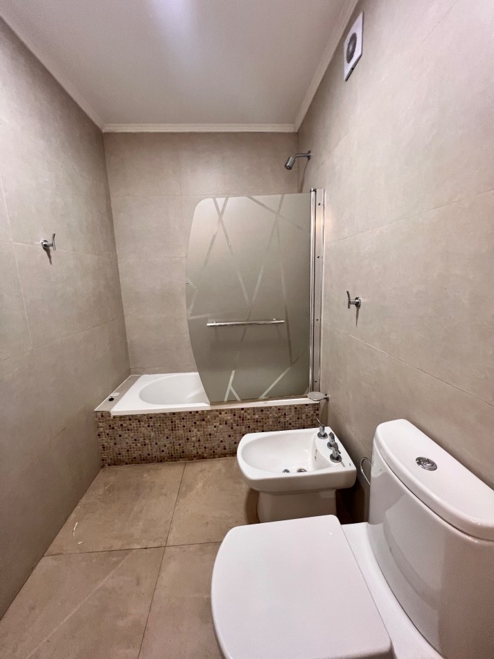 RUMENCO CASA EN VENTA O ALQUILER. 6 ambientes con pileta y gran parque forestado 