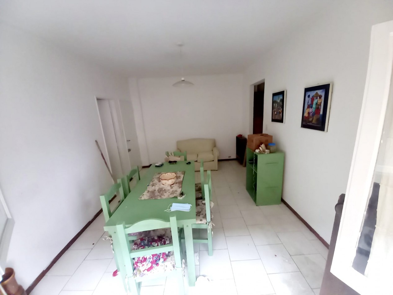 DEPARTAMENTO EN VENTA 1 er piso por escalera 