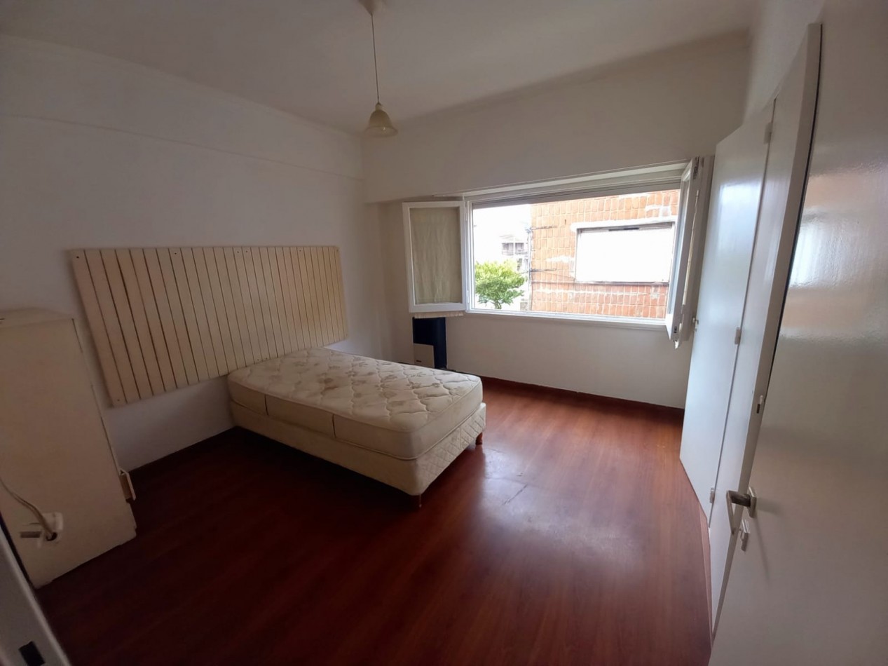 DEPARTAMENTO EN VENTA 1 er piso por escalera 