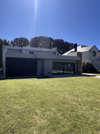 RUMENCO CASA EN VENTA 4 AMB CON GRAN QUINCHO Y PILETA