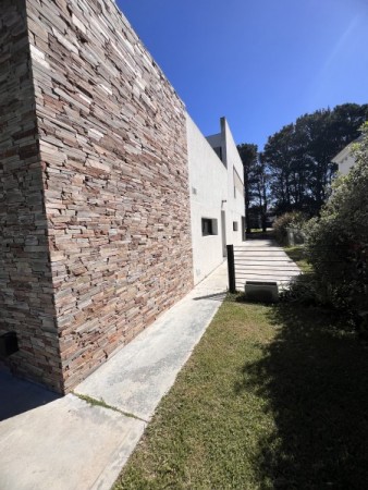 RUMENCO CASA EN VENTA 4 AMB CON GRAN QUINCHO Y PILETA