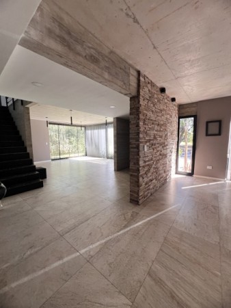 RUMENCO CASA EN VENTA 4 AMB CON GRAN QUINCHO Y PILETA