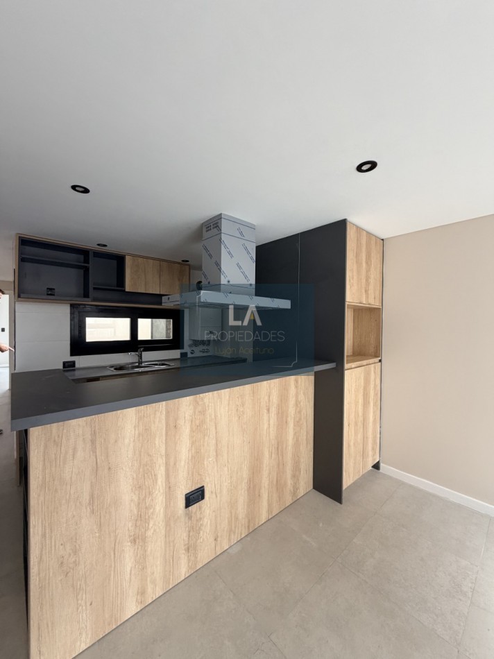 Departamento 2 ambientes con cochera Guemes 