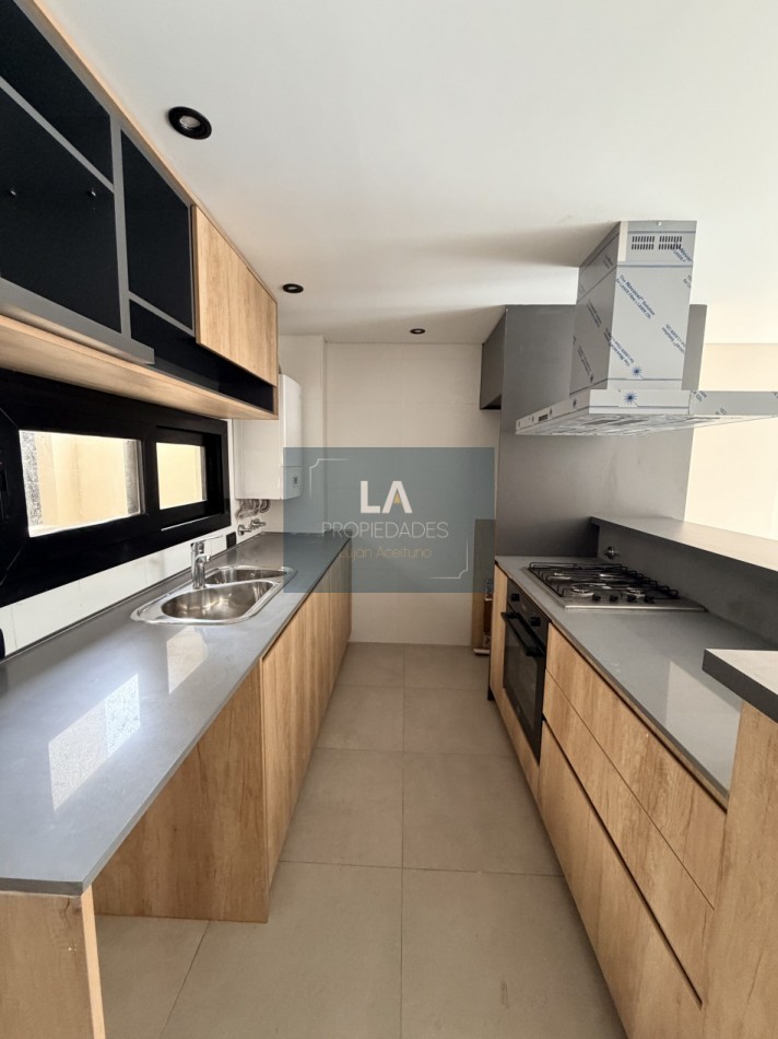 Departamento 2 ambientes con cochera Guemes 