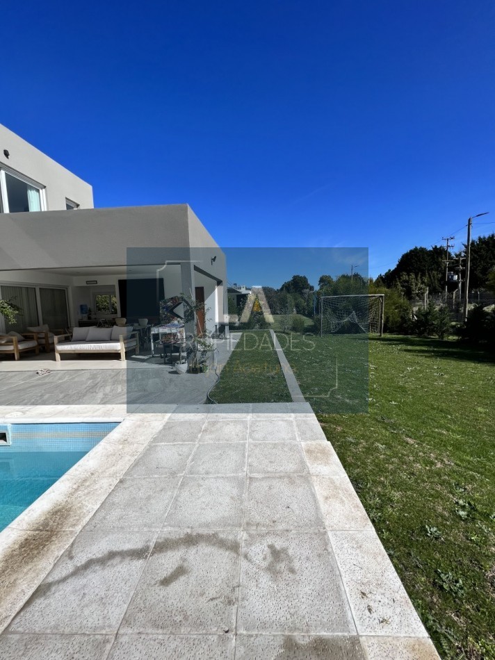 ARENAS DEL SUR CASA EN VENTA 