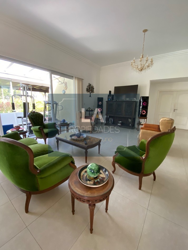 RUMENCO CASA EN VENTA DE 5 AMB CON PILETA 