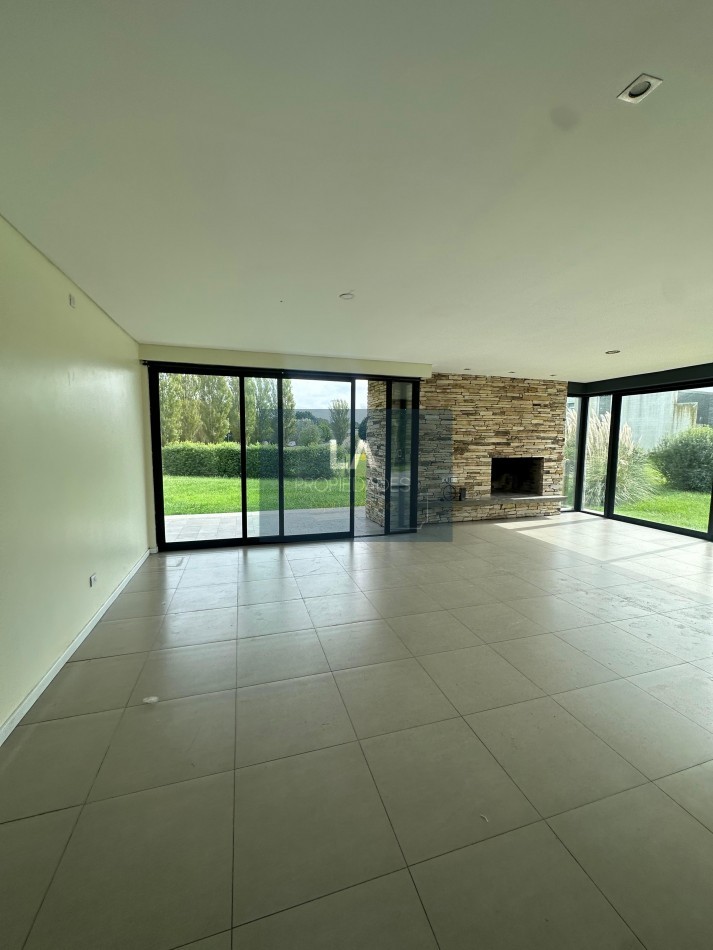 RUMENCO CASA EN ALQUILER 