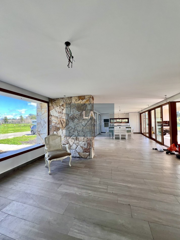 ARENAS CHICO CASA 4 AMBIENTES CON PILETA