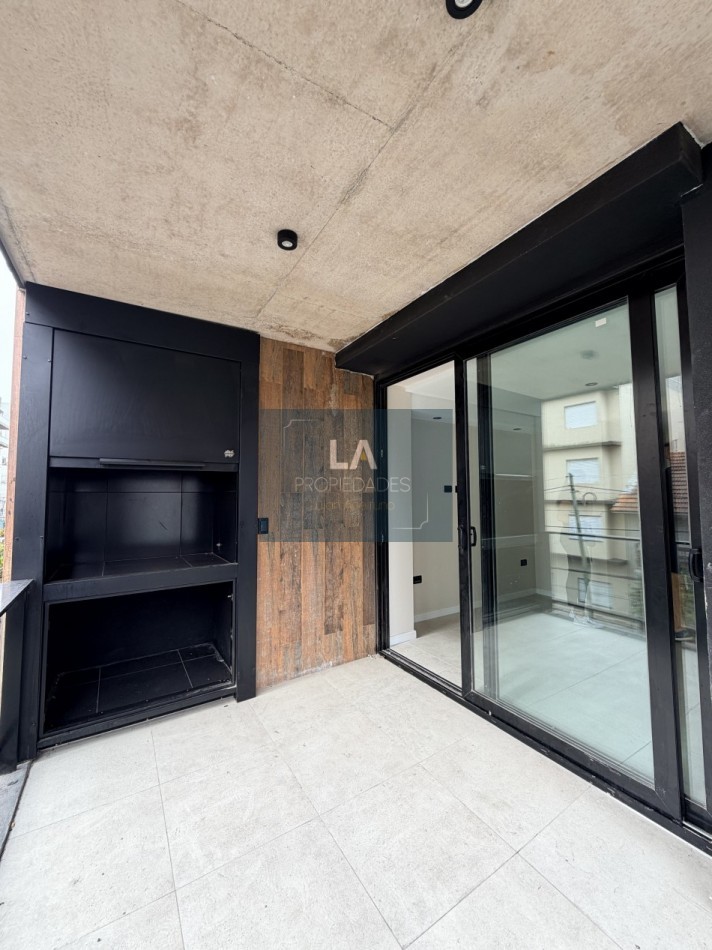 Departamento 2 ambientes con cochera Guemes 