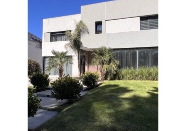 RUMENCO CASA EN VENTA 4 AMB CON GRAN QUINCHO Y PILETA